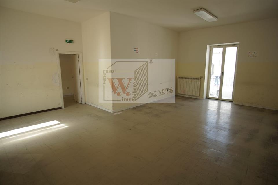 Stabile/Palazzo da ristrutturare in corso vittorio colonna 9, Ischia