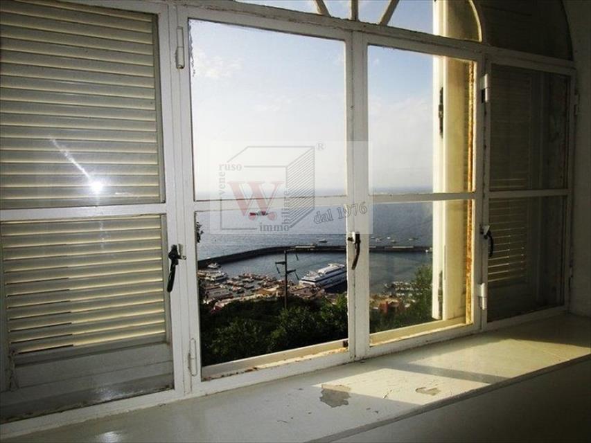 Villa con giardino in via truglio 8, Capri