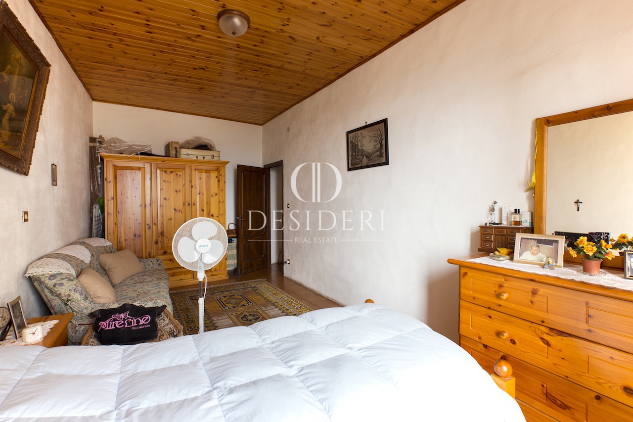 Quadrilocale da ristrutturare in piazza dell'incrociata, Roccastrada