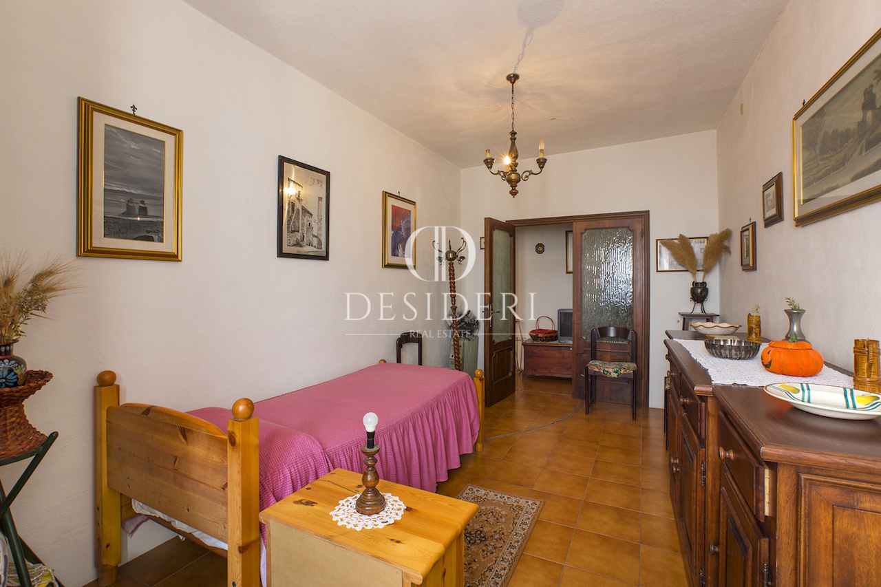 Quadrilocale da ristrutturare in piazza dell'incrociata, Roccastrada