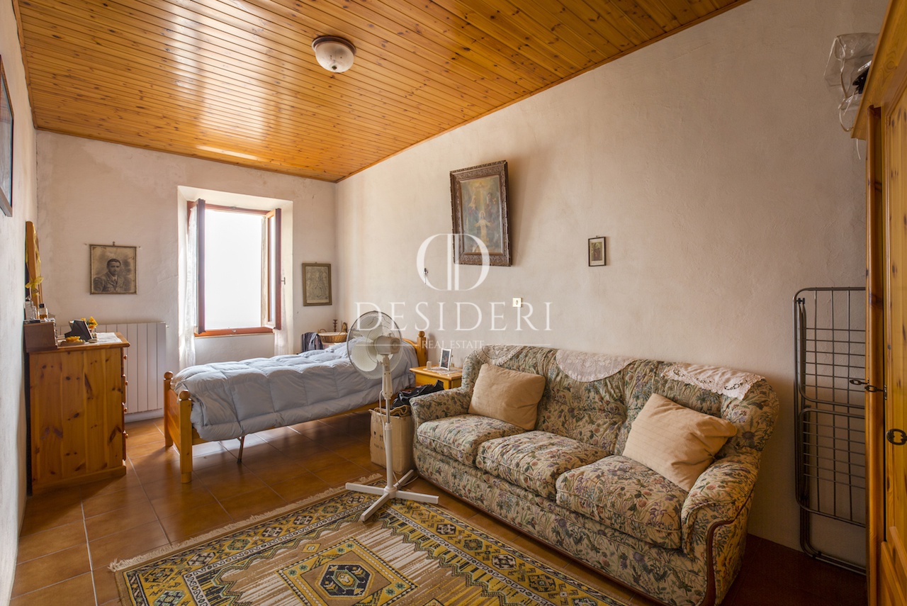 Quadrilocale da ristrutturare in piazza dell'incrociata, Roccastrada