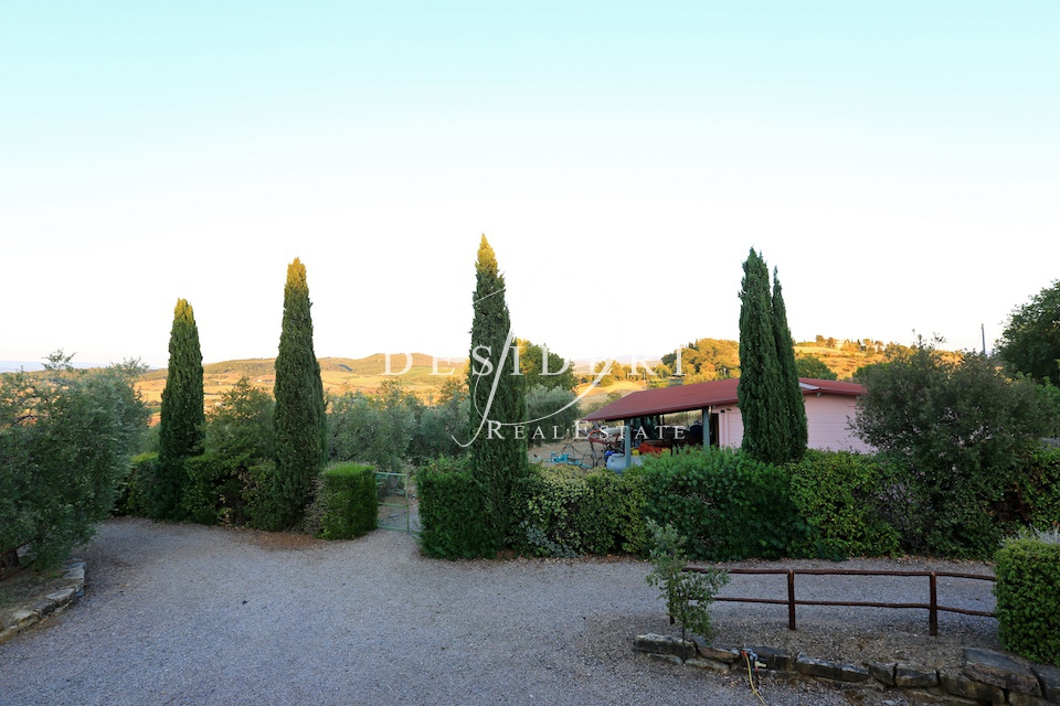 Rustico con giardino a Magliano in Toscana