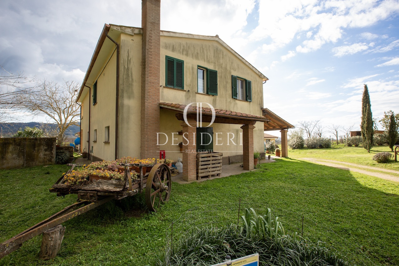 Attivit commerciale con giardino in poderi bandera, Magliano in Toscana