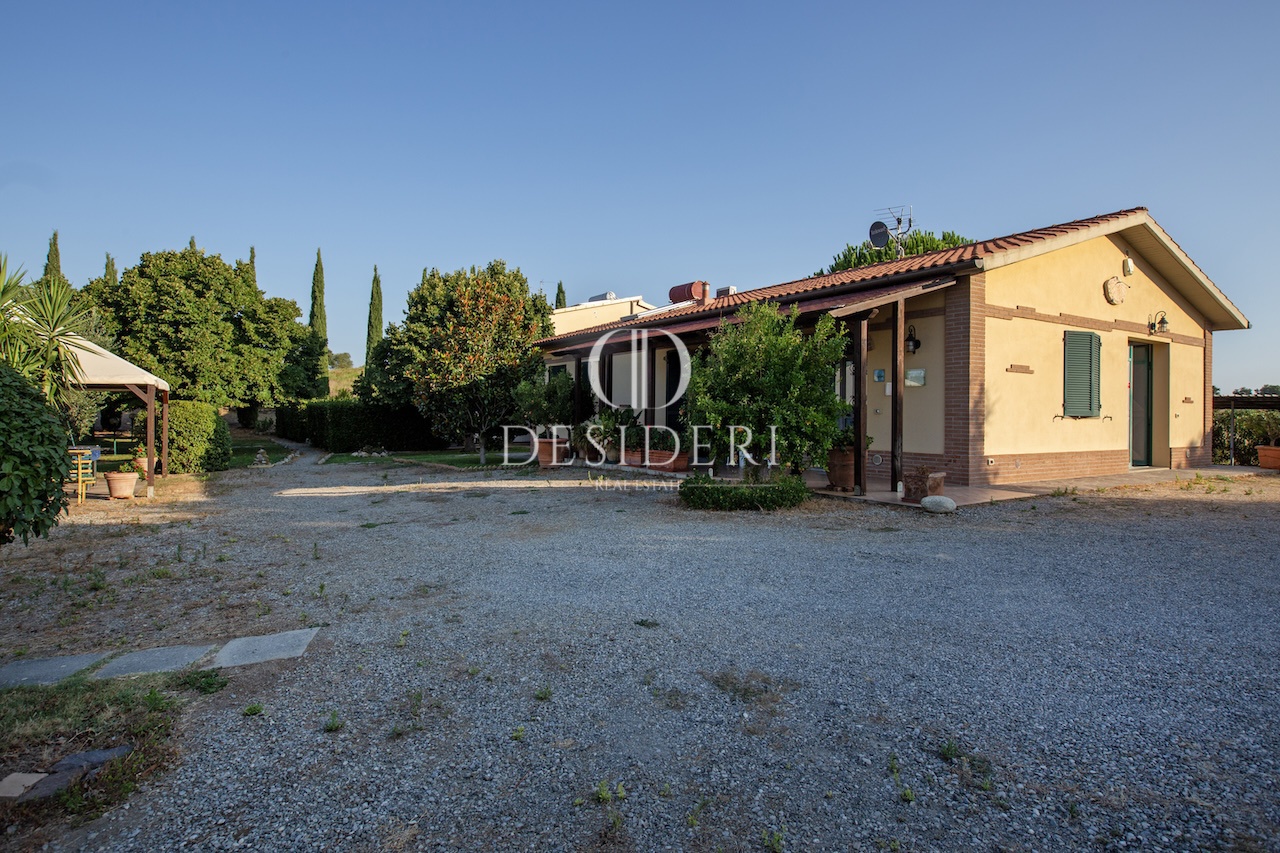 Attivit commerciale con giardino in strada val di rigo, Grosseto