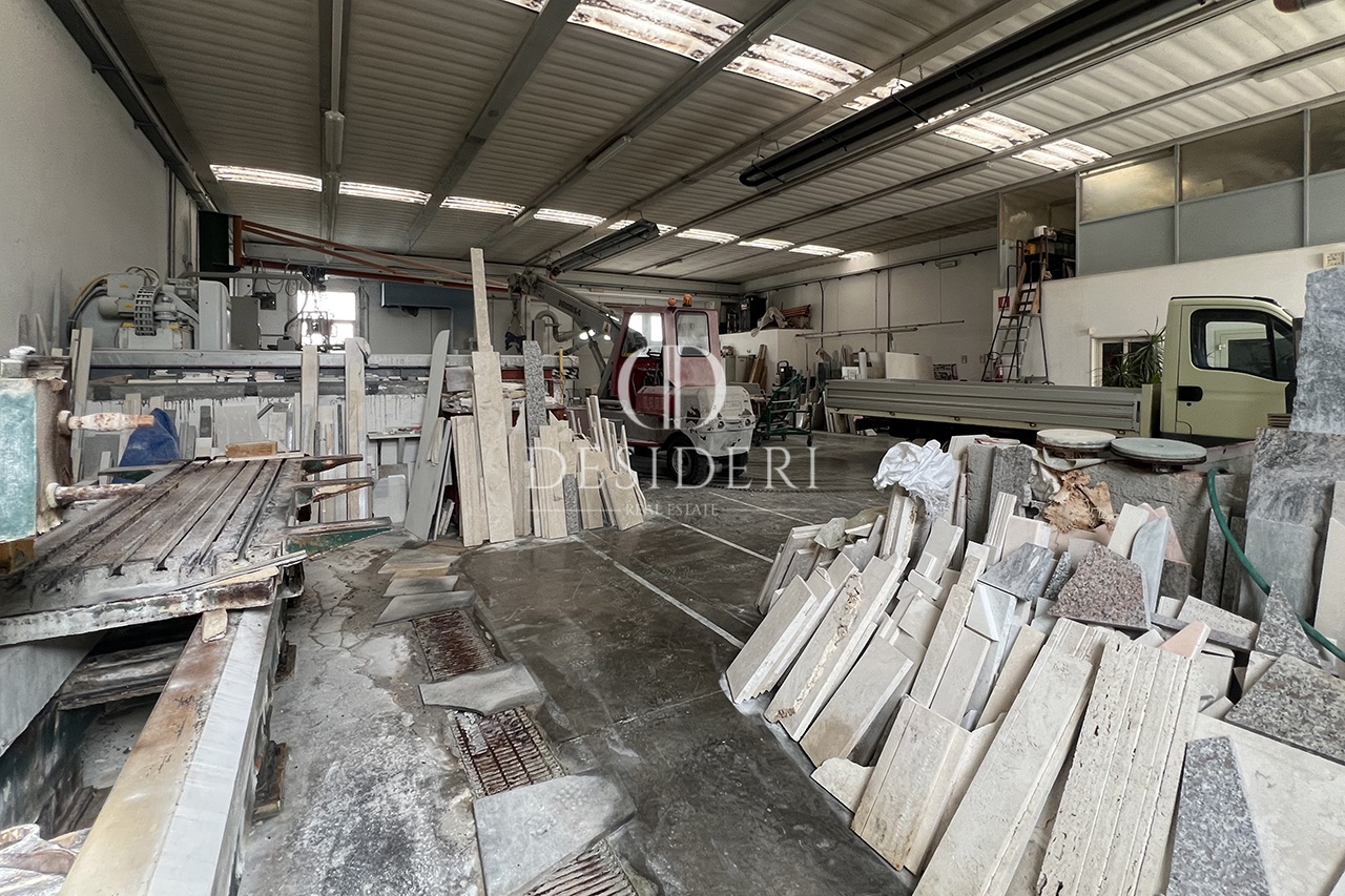 Capannone in vendita in strada statale 1 aurelia, Orbetello