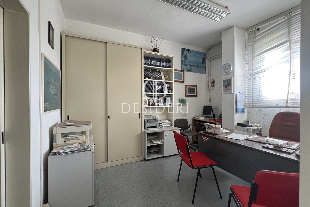 Capannone in vendita in strada statale 1 aurelia, Orbetello