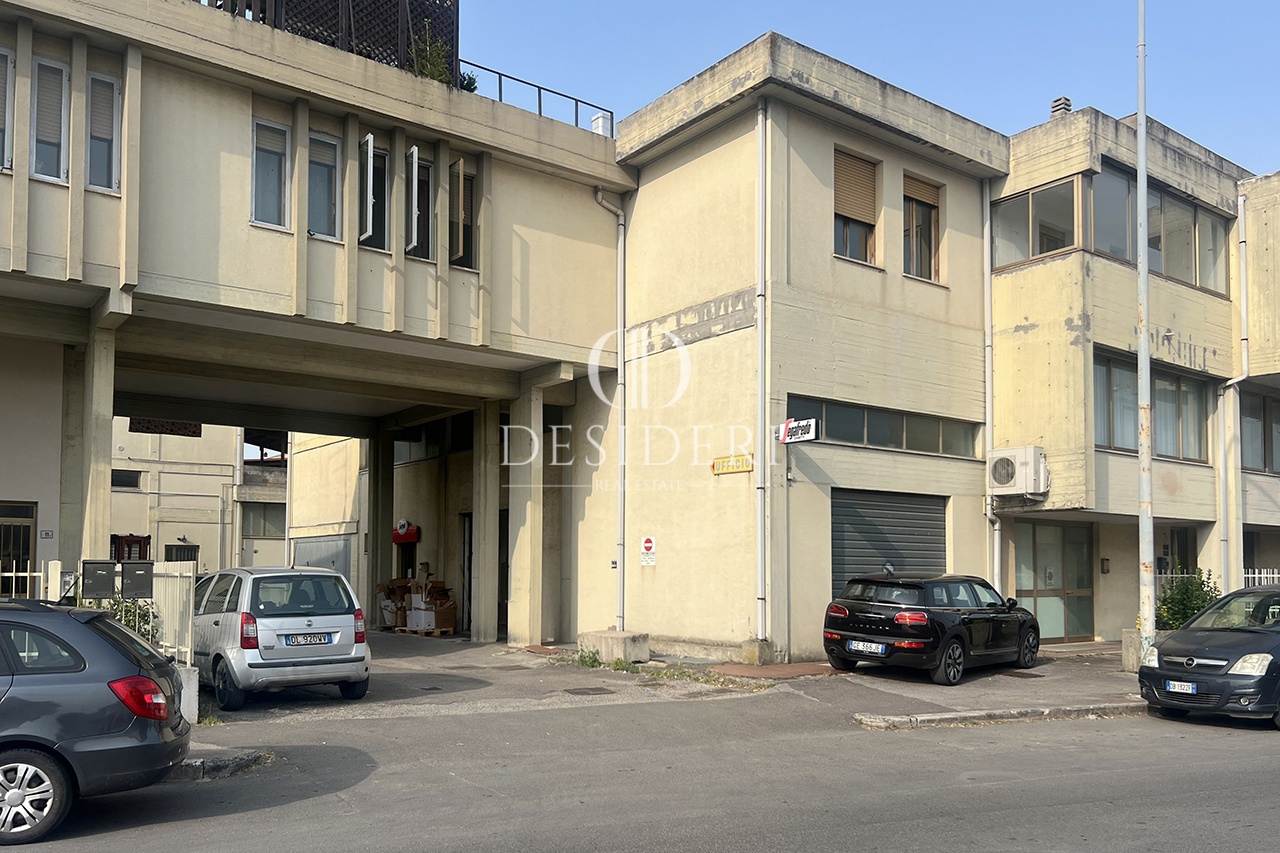Ufficio con box in via europa, Grosseto