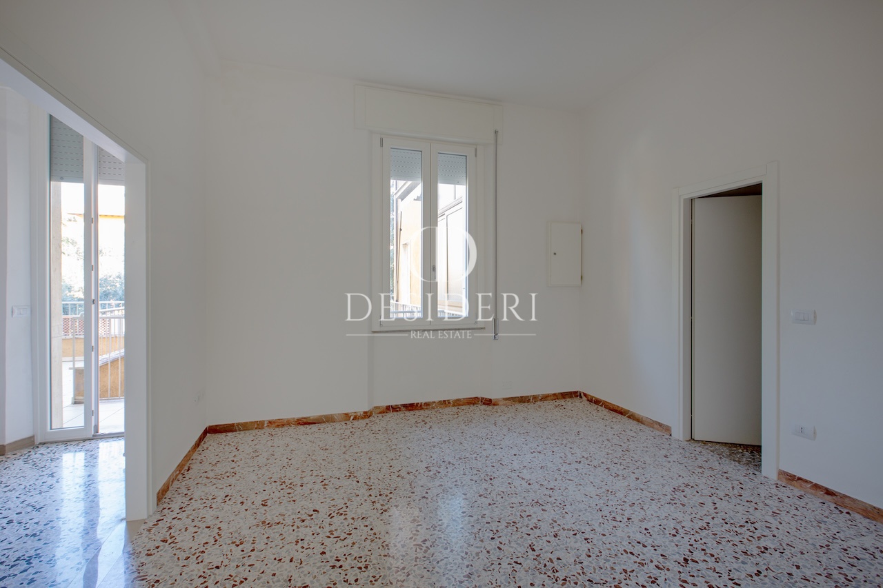 Ufficio con terrazzo in piazza brennero, Grosseto