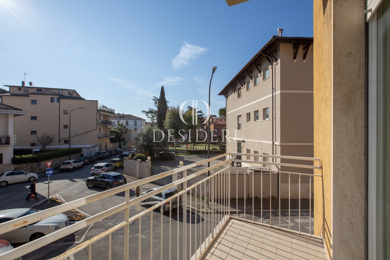 Ufficio con terrazzo in piazza brennero, Grosseto
