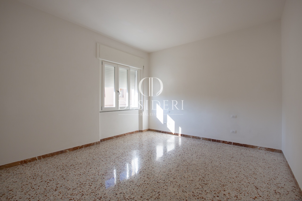 Ufficio con terrazzo in piazza brennero, Grosseto