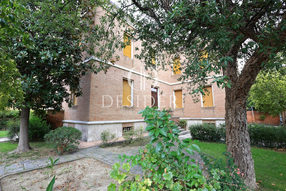 Casa indipendente con giardino in via sonnino, Grosseto