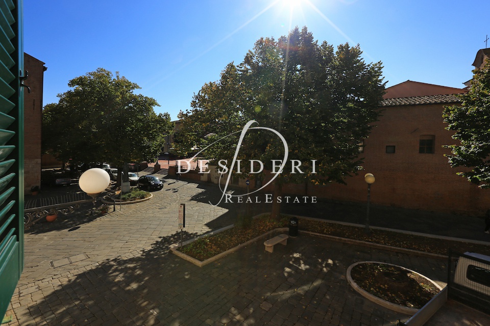 Attico con terrazzo in piazza dell'indipendenza, Grosseto