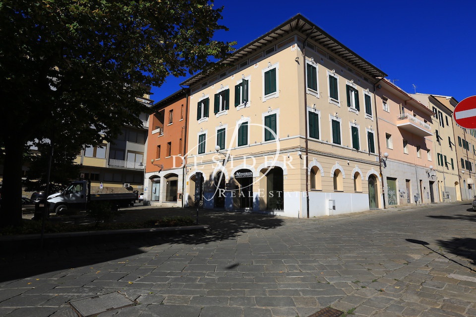 Attico con terrazzo in piazza dell'indipendenza, Grosseto