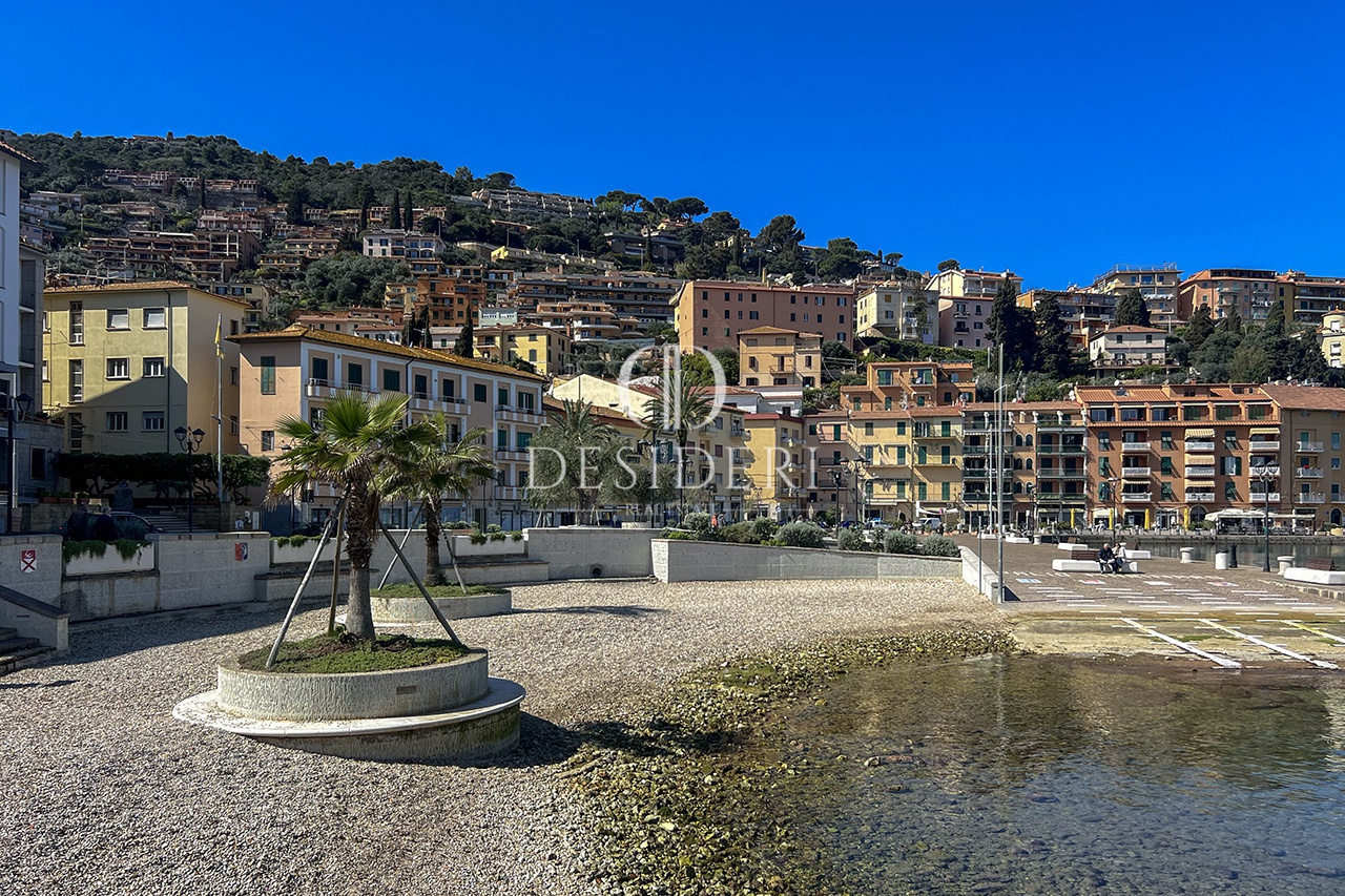 Attivit� commerciale in vendita in piazza vittorio emanuele, Monte Argentario