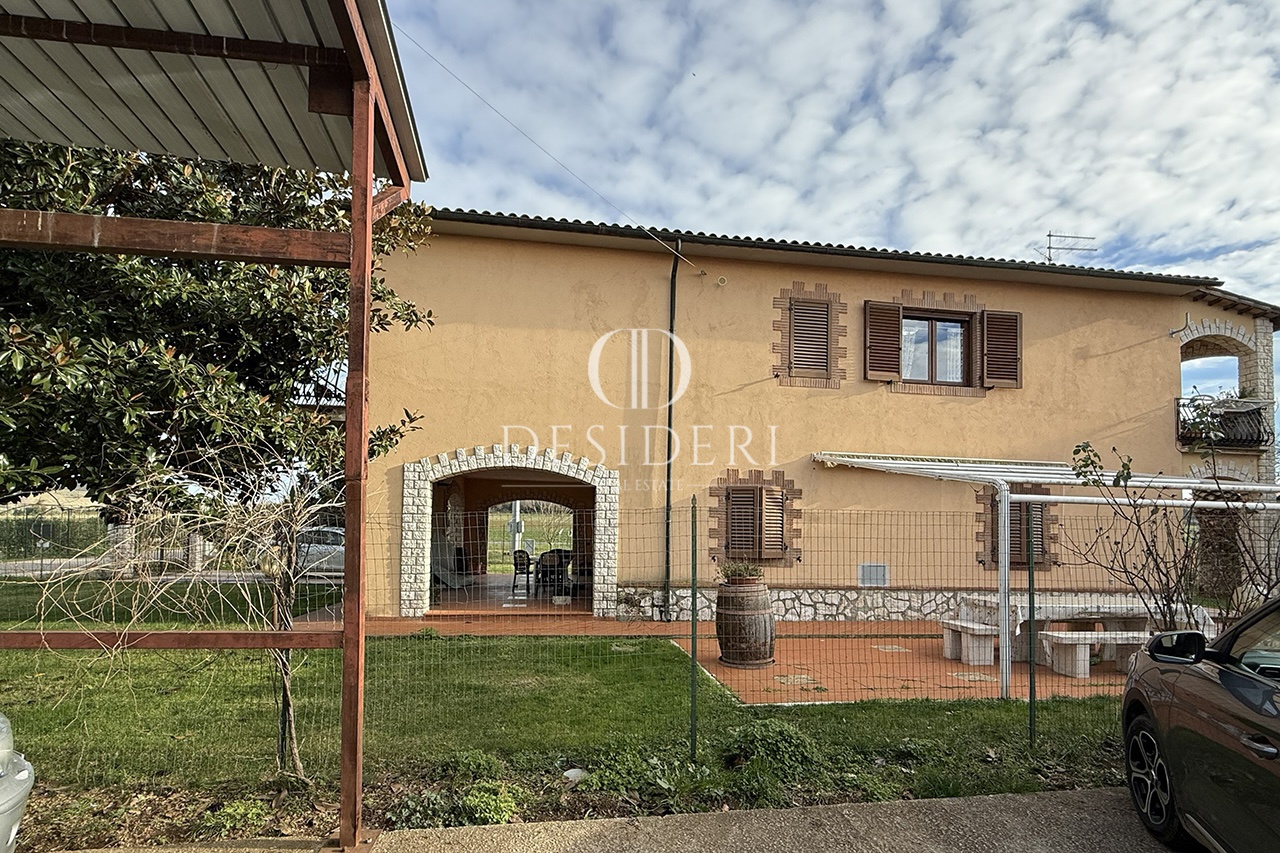 Attivit� commerciale con giardino in loc. pianetti di montemerano, Manciano