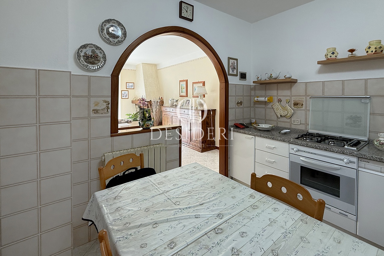 Appartamento con terrazzo in via mercurio, Roccastrada