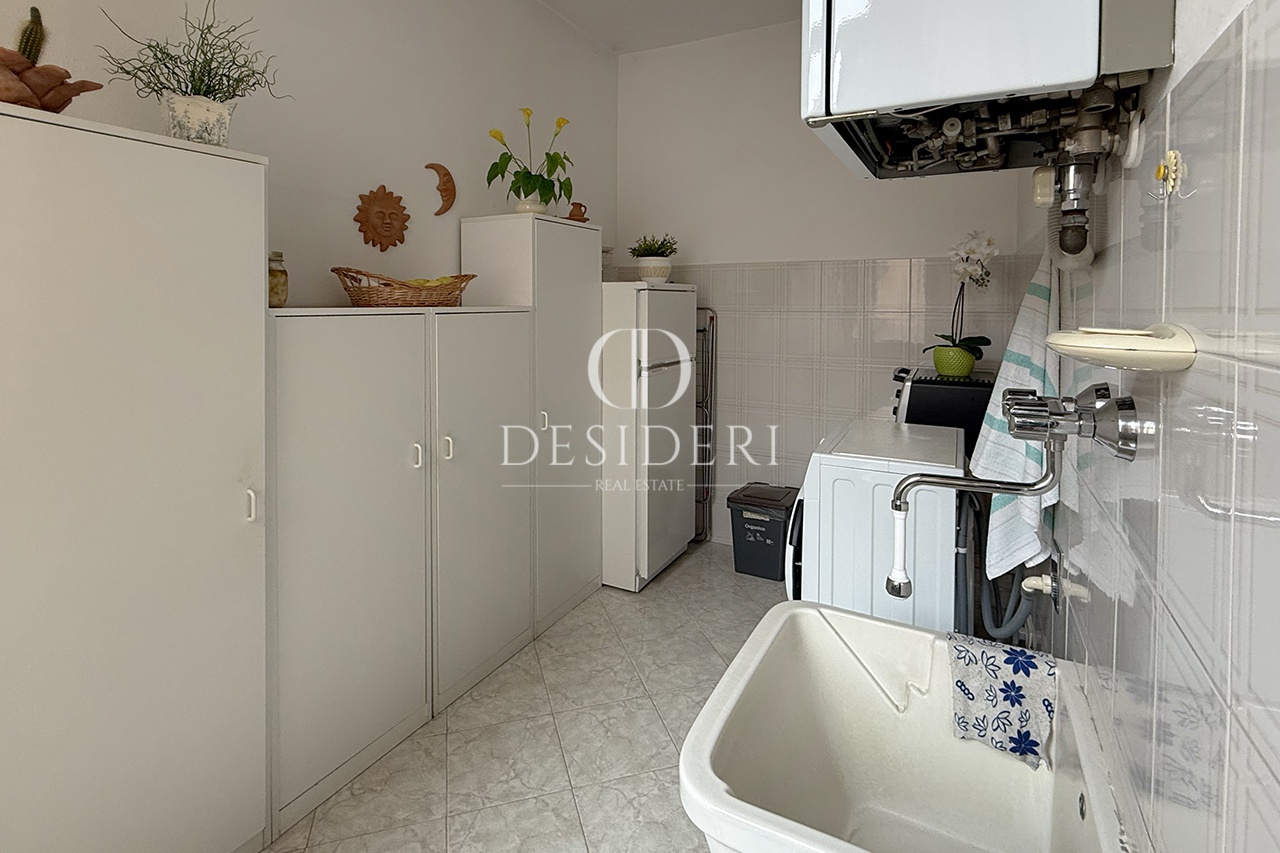 Appartamento con terrazzo in via mercurio, Roccastrada