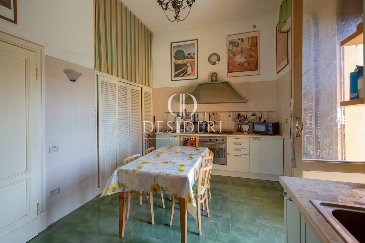 Appartamento con terrazzo in via mazzini, Grosseto