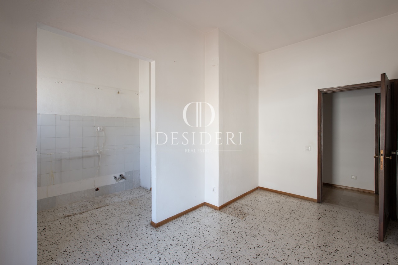 Quadrilocale da ristrutturare in via santorre di santarosa, Grosseto