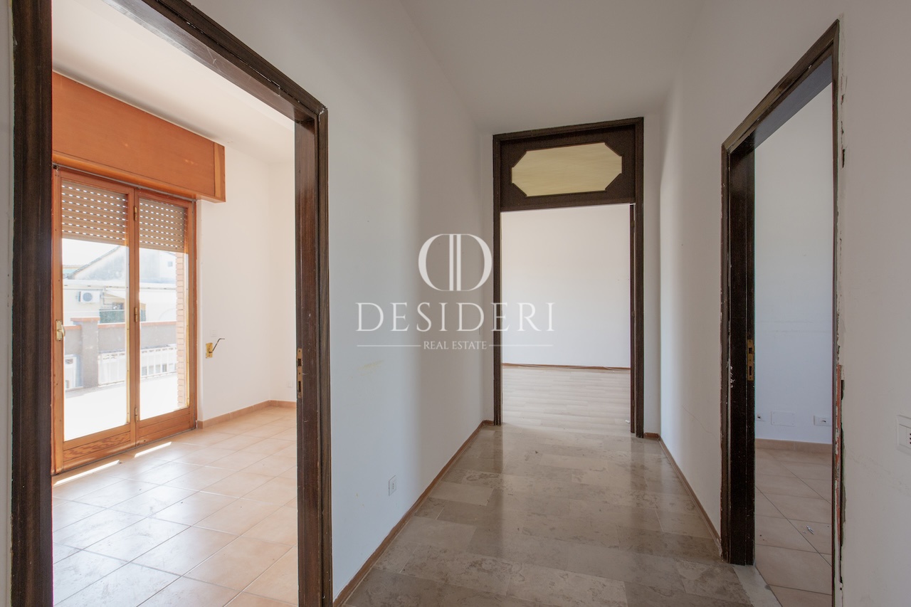 Attico con terrazzo in via santorre di santarosa, Grosseto