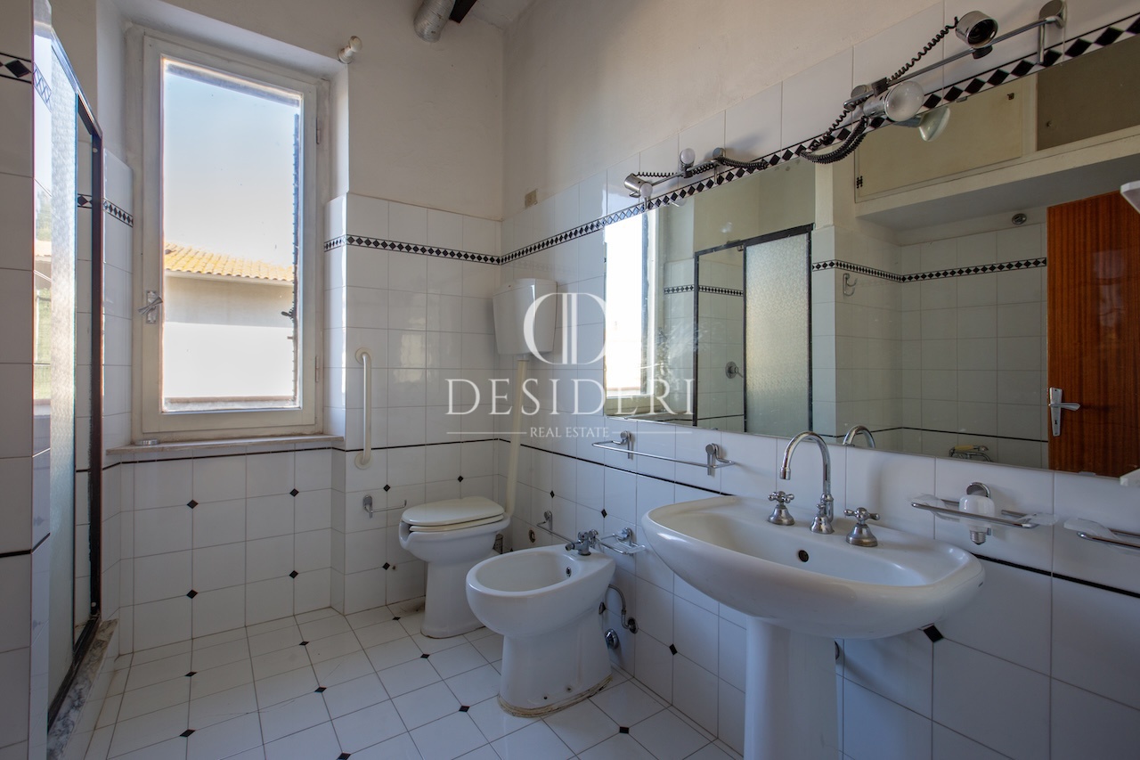 Casa indipendente con terrazzo in via rosellana, Grosseto