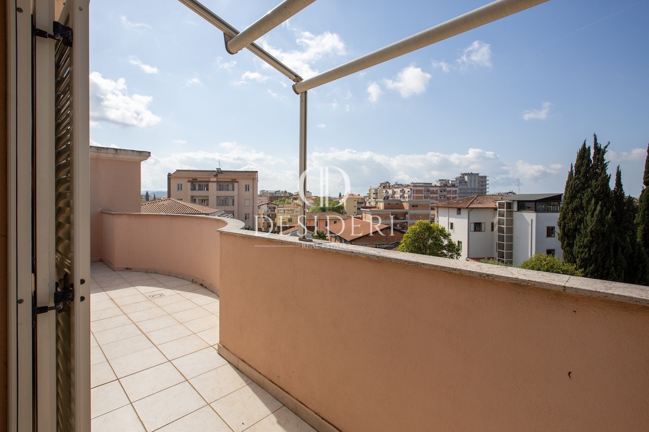 Appartamento con box in via della pace, Grosseto