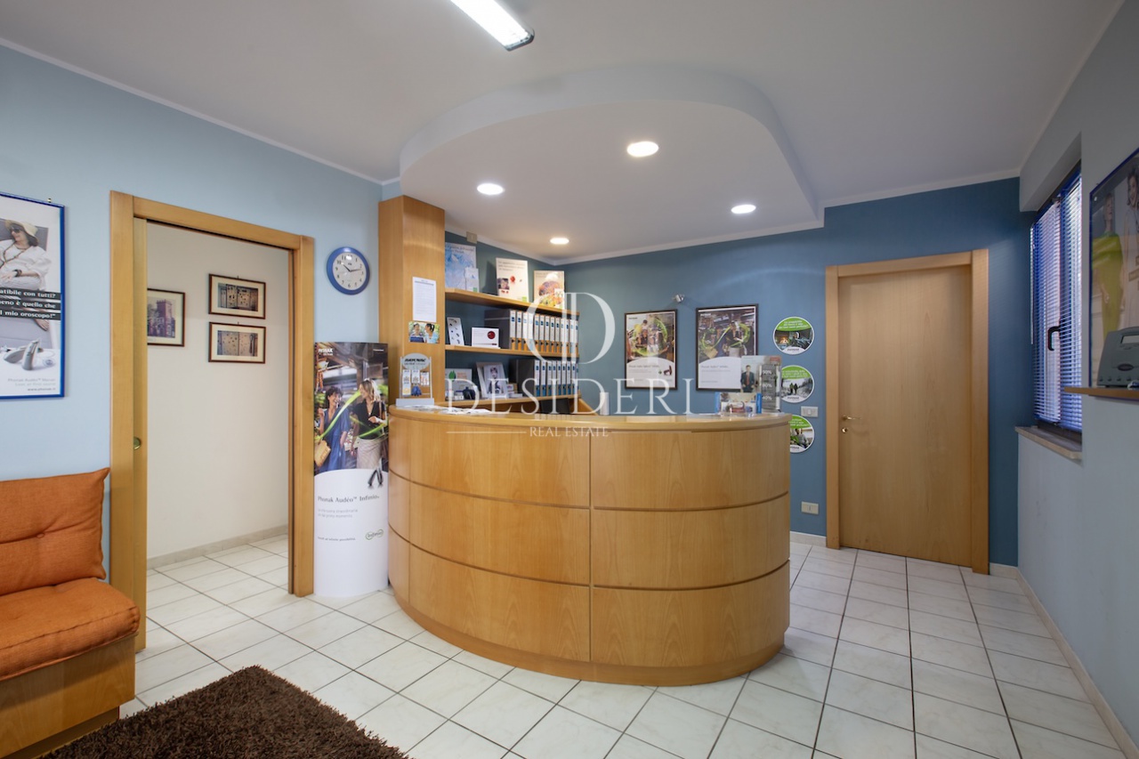 Ufficio con terrazzo in via svizzera, Grosseto