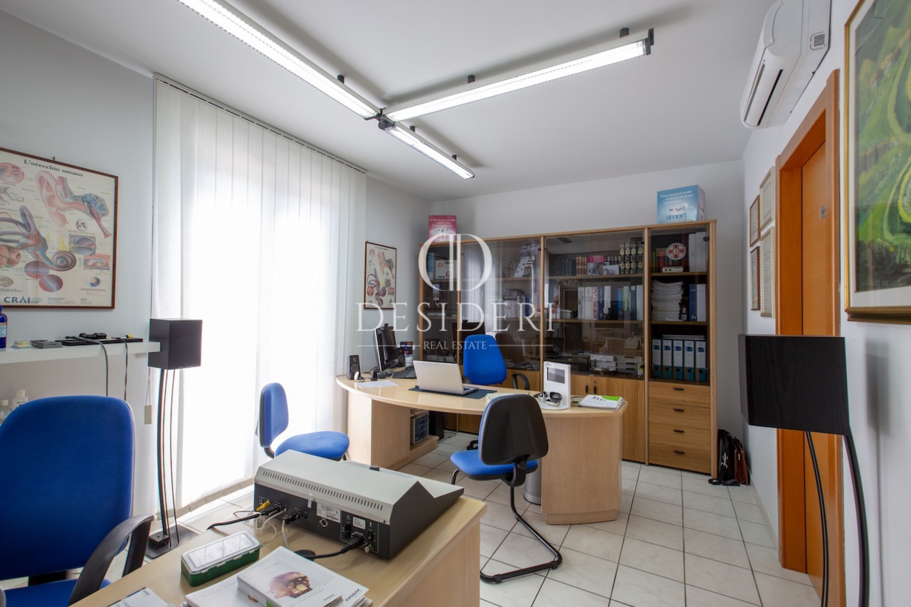Ufficio con terrazzo in via svizzera, Grosseto