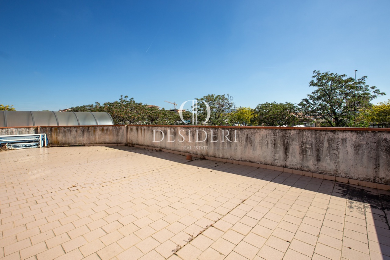 Ufficio con terrazzo in via svizzera, Grosseto