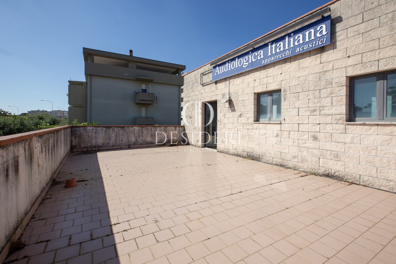 Ufficio con terrazzo in via svizzera, Grosseto