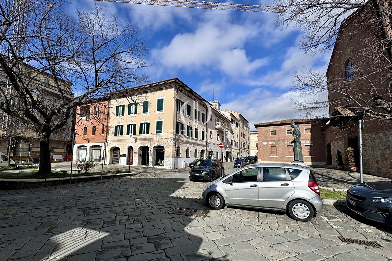 Trilocale arredato in affitto in via montebello, Grosseto