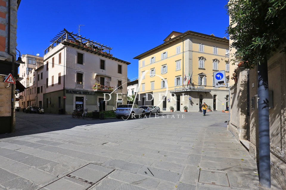 Ufficio ristrutturato in piazza gioberti, Grosseto
