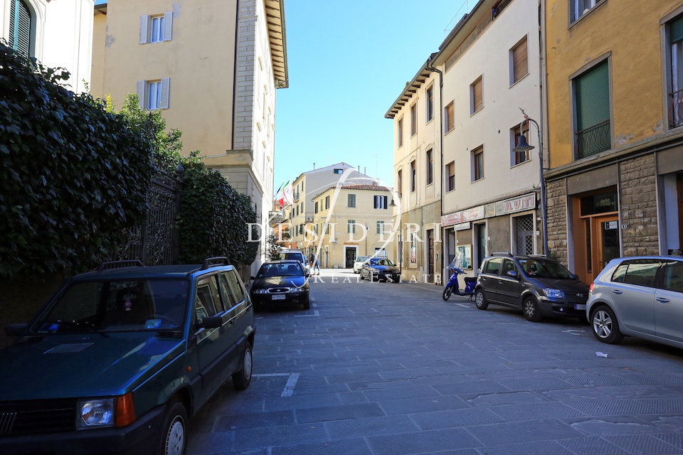 Ufficio ristrutturato in piazza gioberti, Grosseto
