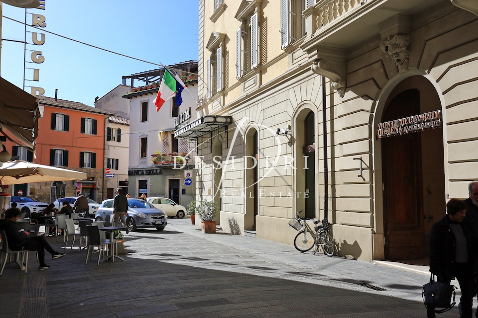 Ufficio ristrutturato in piazza gioberti, Grosseto