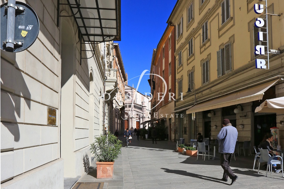 Ufficio ristrutturato in piazza gioberti, Grosseto