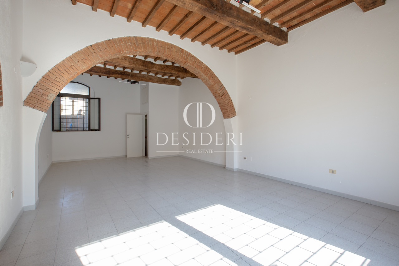 Attivit� commerciale con giardino in via dei mille, Grosseto