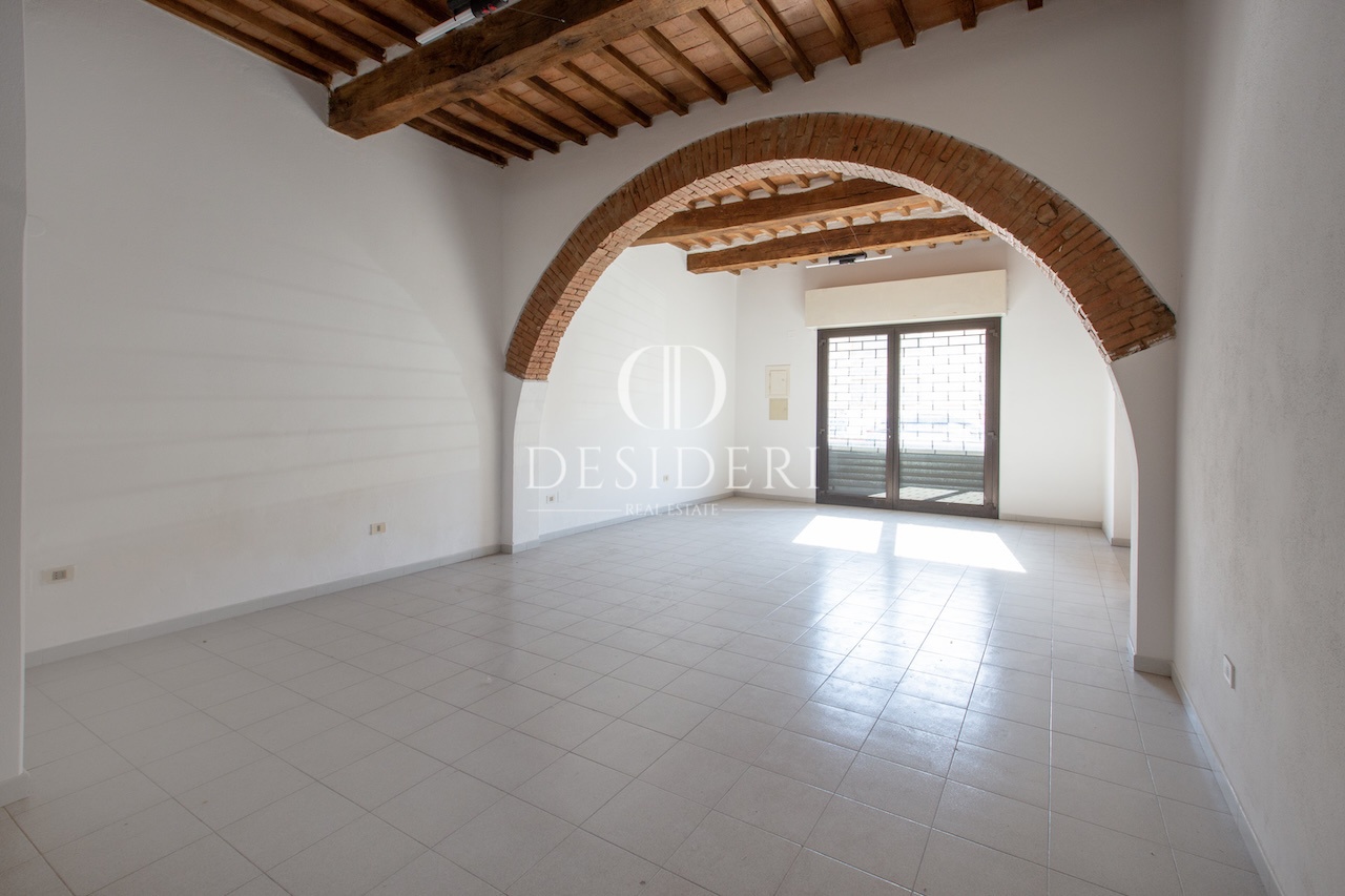 Attivit� commerciale con giardino in via dei mille, Grosseto
