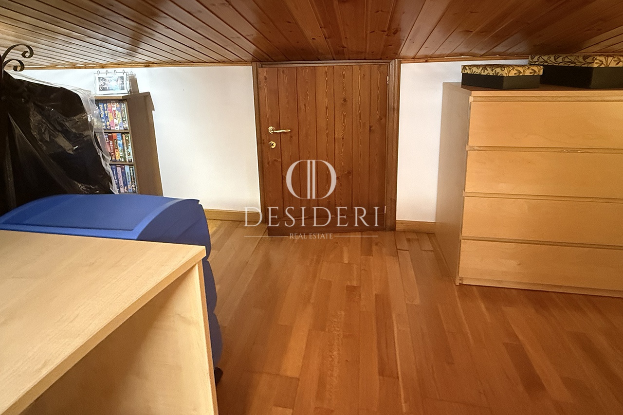 Casa indipendente con giardino in via del gesso, Roccastrada