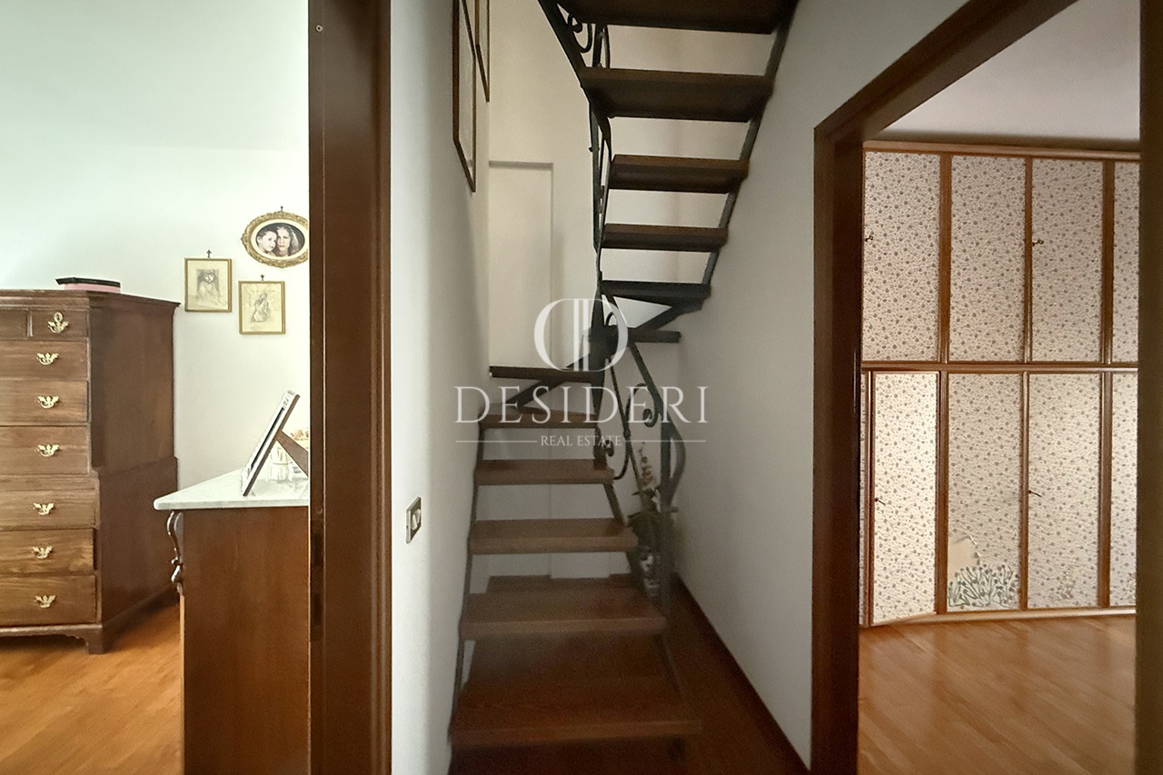 Casa indipendente con giardino in via del gesso, Roccastrada