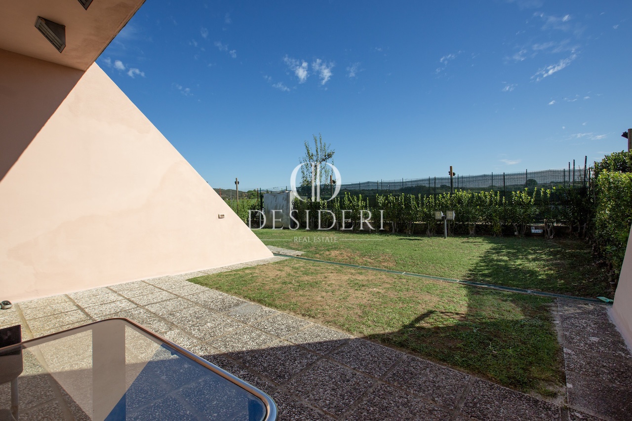 Villa con giardino in via sila, Grosseto