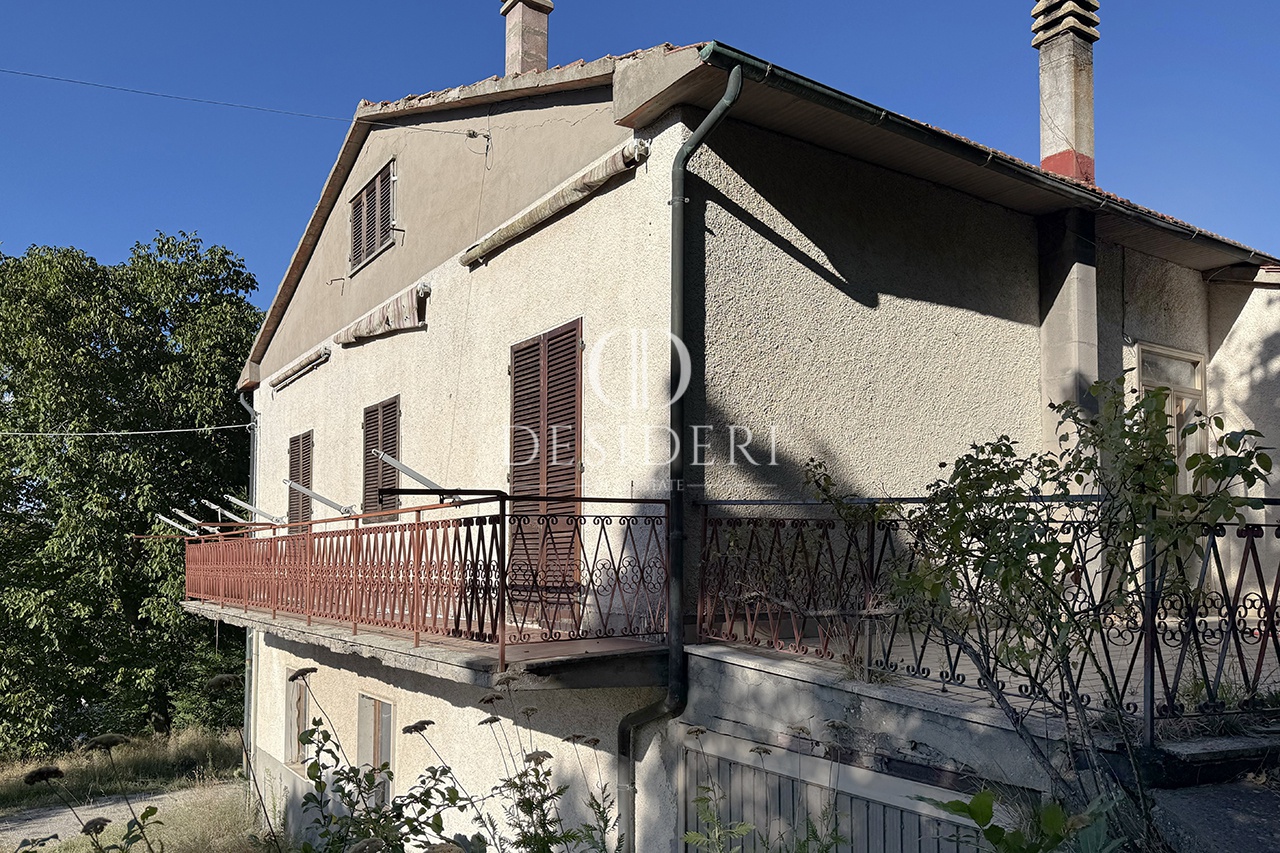 Casa indipendente con giardino in via torricella, Arcidosso