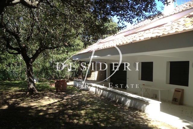 Villa in vendita con giardino a Castiglione della Pescaia - 01