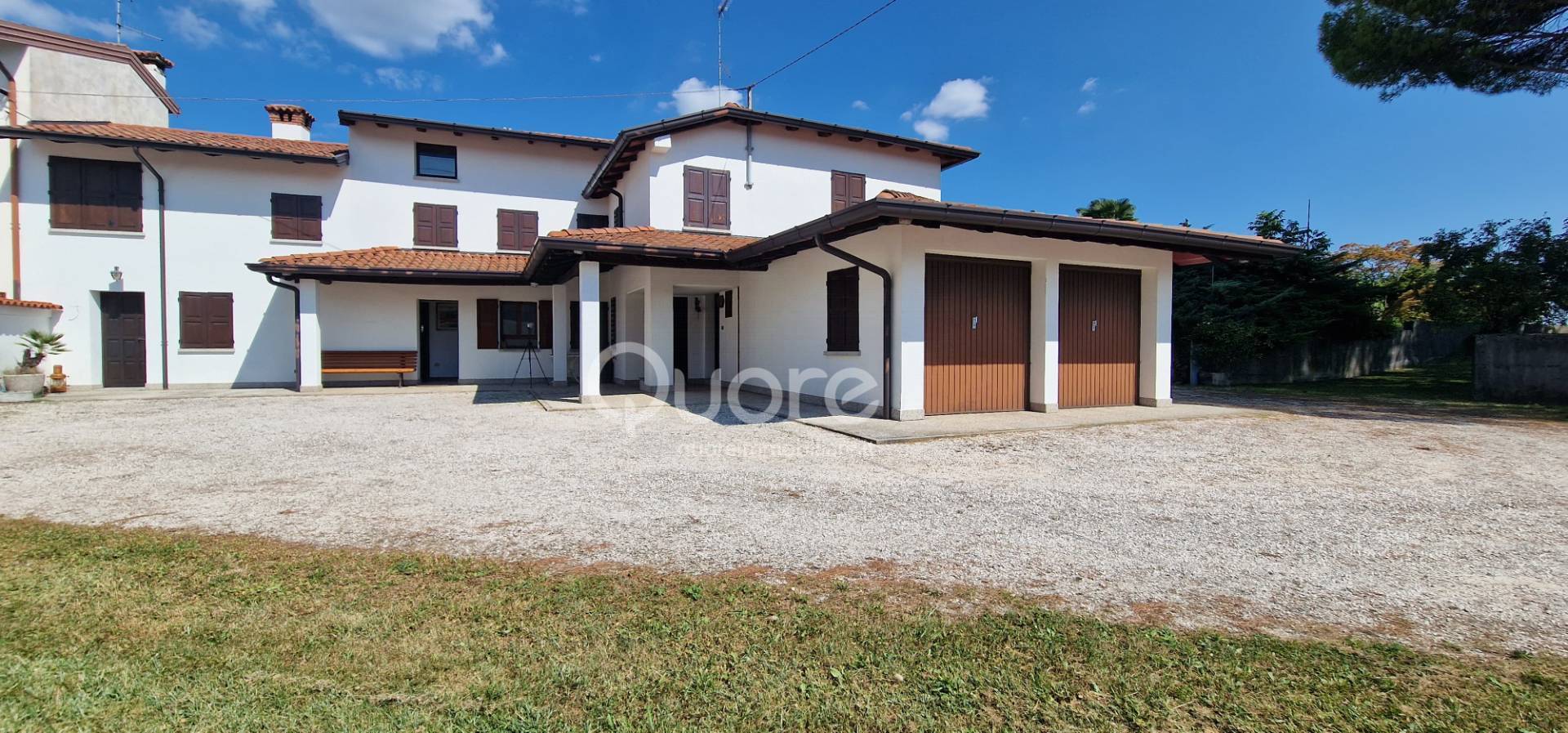 Villa con box doppio, Pagnacco zampis