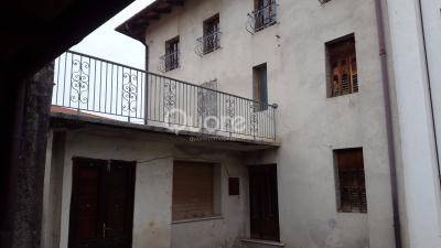 Casa in linea in vendita a Attimis