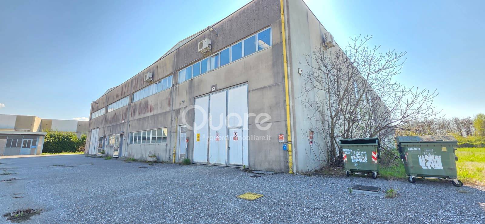 Capannone industriale in vendita a Tavagnacco, Feletto Umberto