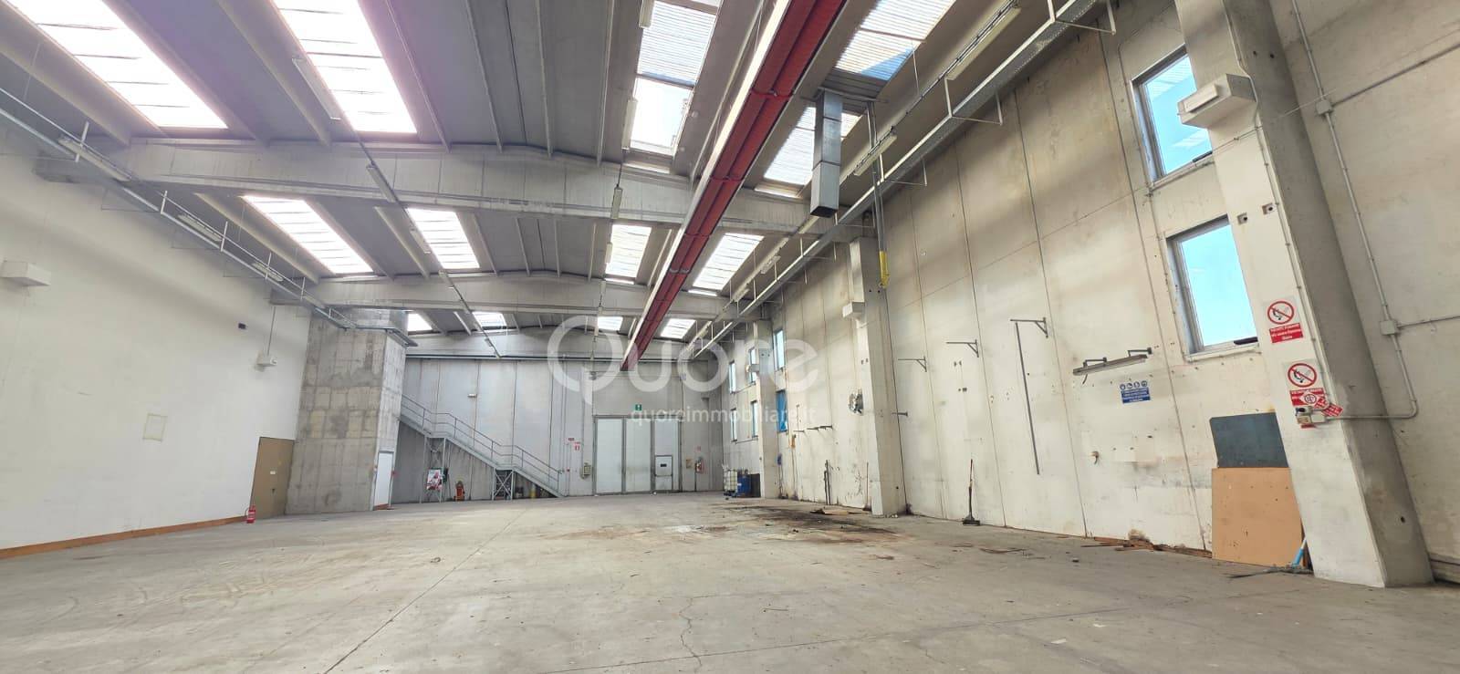 Capannone industriale in vendita a Tavagnacco, Feletto Umberto