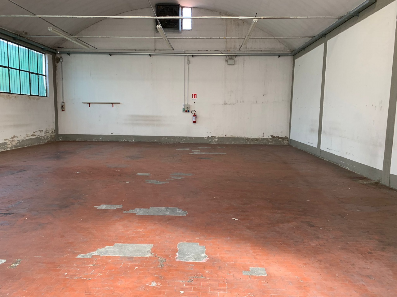 Laboratorio nuovo in via nuova provinciale montalese, Montemurlo