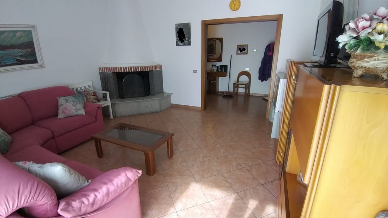 Appartamento con terrazzo in via bligny, Prato