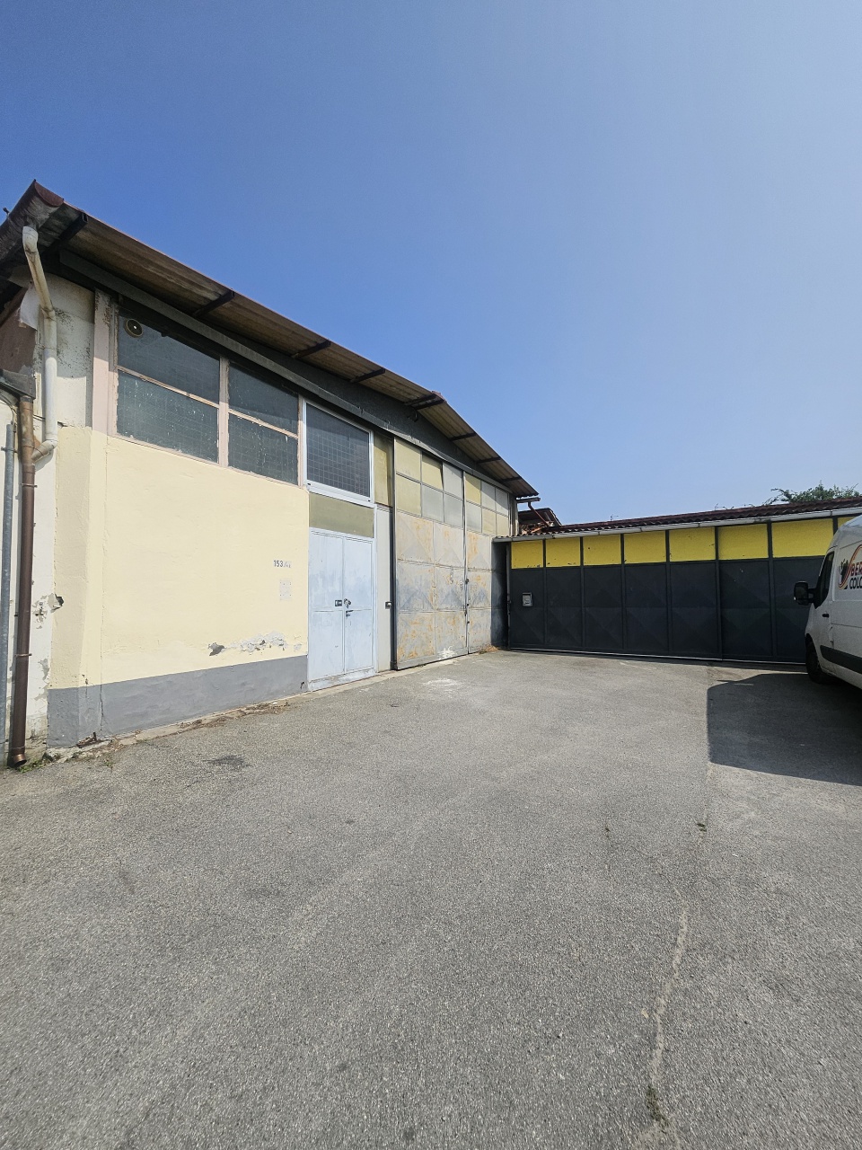 Laboratorio da ristrutturare in via statale, Quarrata