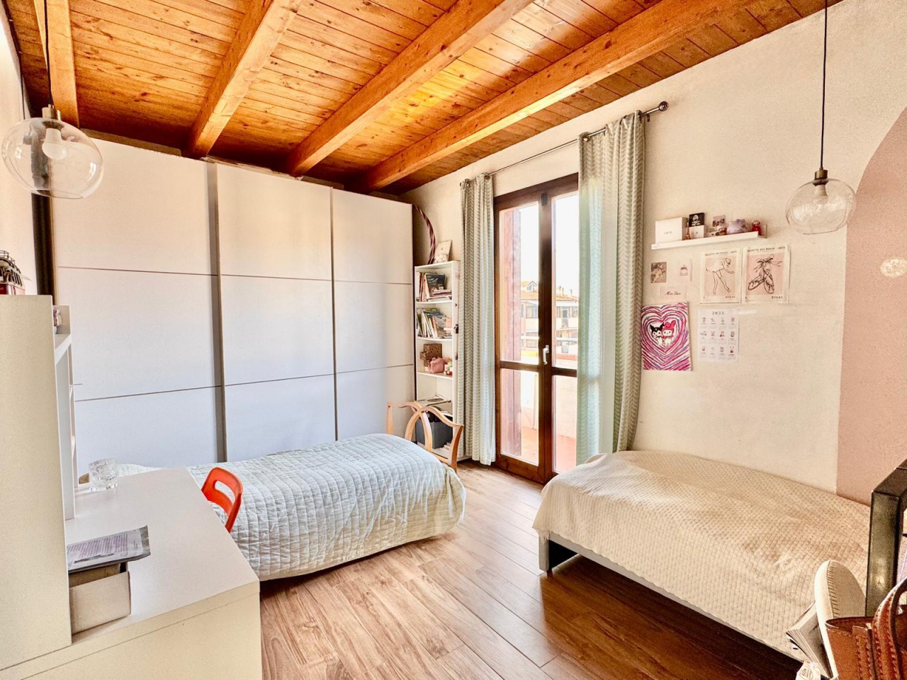 Appartamento con terrazzo in via montalese, Montemurlo